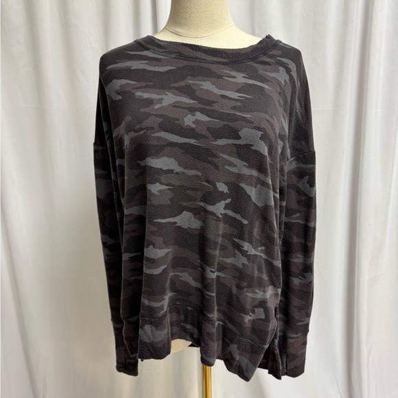 Athleta Gray Long Sleeve Tee - Picture 1 of 4